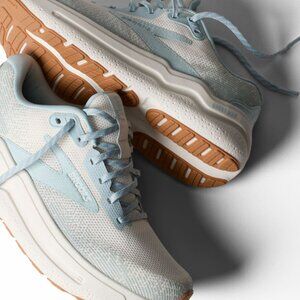 Brooks Ghost Max 2 color 163 - Coconut Milk/Winter Sky